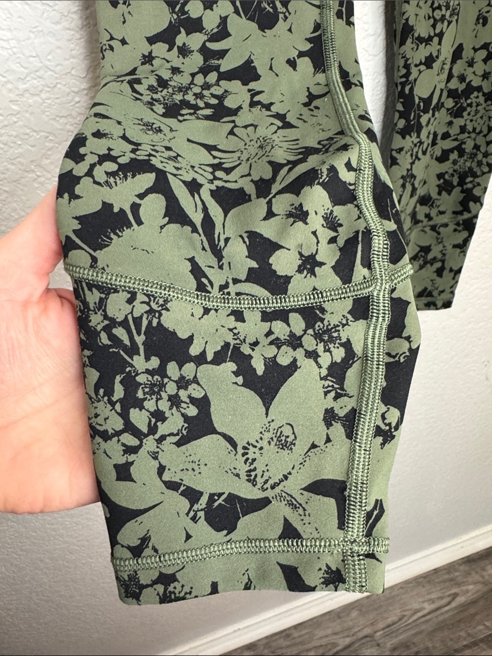Lululemon In Movement 7/8 Tight Sz 6 Efflorescent Barracks Green Black Leggings - Picture 4 of 8